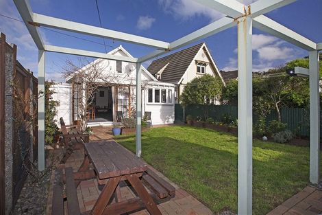 Photo of property in 63 Endeavour Street, Lyall Bay, Wellington, 6022