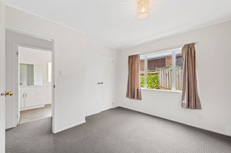 Photo of property in 30 Forest Hill Road, Henderson, Auckland, 0612