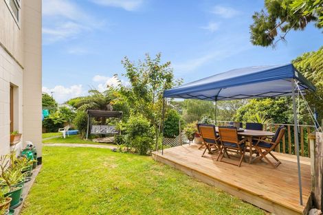 Photo of property in 119 Colwill Road, Massey, Auckland, 0614