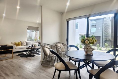 Photo of property in 15 Matterhorn Crescent, Northpark, Auckland, 2013