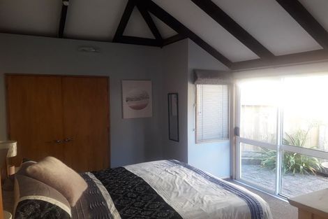 Photo of property in 196 Dowse Drive, Maungaraki, Lower Hutt, 5010