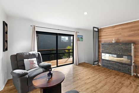 Photo of property in 5b Collingwood Road, Waiuku, 2123