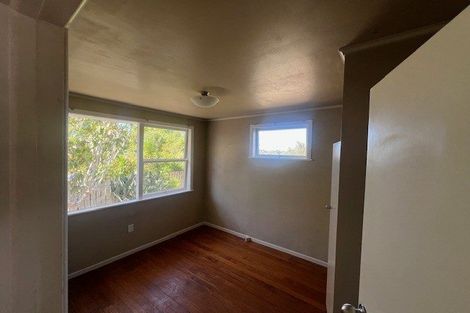 Photo of property in 1/666 East Coast Road, Pinehill, Auckland, 0630