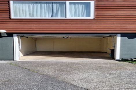 Photo of property in 15f1 Bloomsbury Grove, Newlands, Wellington, 6037