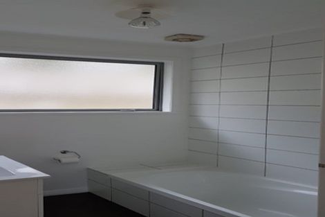 Photo of property in 137b Newlands Road, Newlands, Wellington, 6037