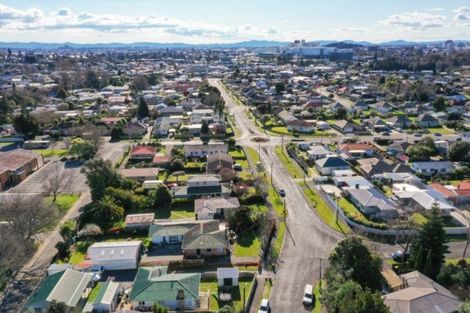 Photo of property in 4 Cleveland Street, Bader, Hamilton, 3206