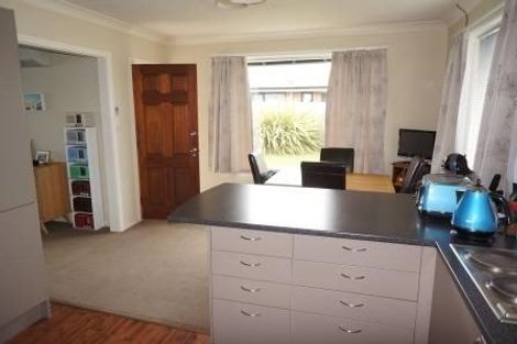 Photo of property in 14 Fraser Place, Rangiora, 7400