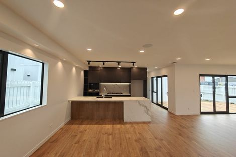 Photo of property in 1 Pukeko Road, Hobsonville, 0616