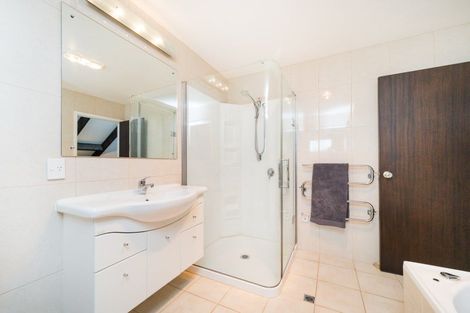 Photo of property in 16 Akaroa Avenue, Awapuni, Palmerston North, 4412