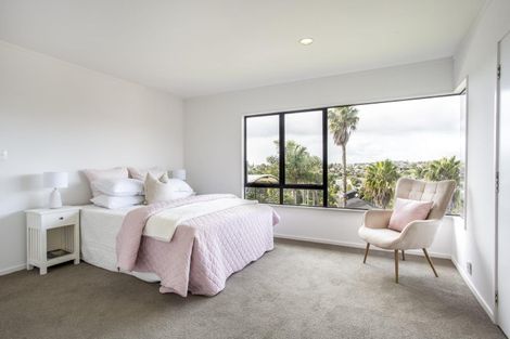 Photo of property in 1/55 Nigel Road, Browns Bay, Auckland, 0630