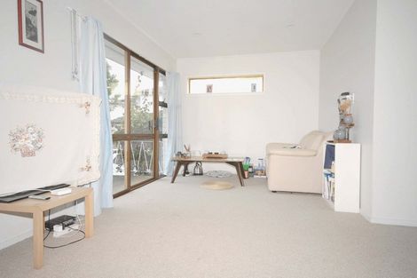 Photo of property in 2/28 Priestley Drive, Bucklands Beach, Auckland, 2014