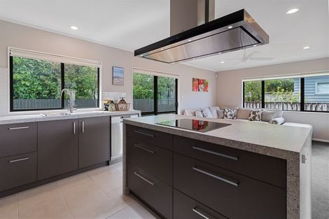 Photo of property in 207b The Square, Whangamata, 3620