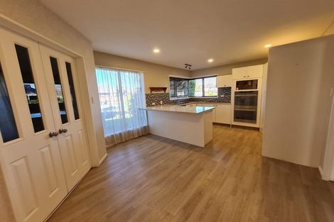 Photo of property in 2 Hatfield Place, Avonhead, Christchurch, 8042