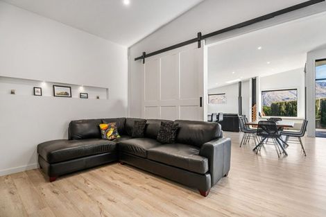 Photo of property in 25 Matipo Street, Wanaka, 9305