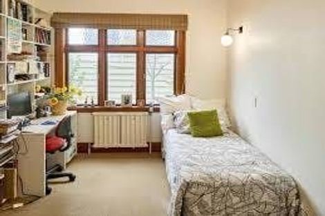 Photo of property in 210 Oriental Parade, Oriental Bay, Wellington, 6011