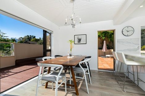 Photo of property in 2/22 Beulah Avenue, Rothesay Bay, Auckland, 0630