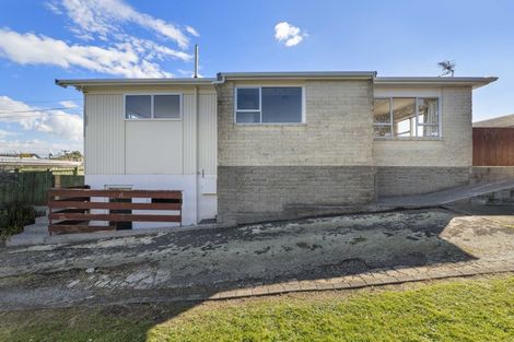 Photo of property in 94 Omata Road, Marfell, New Plymouth, 4310