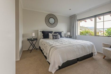 Photo of property in 22 Lakeridge Close, Rangatira Park, Taupo, 3330