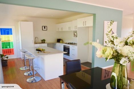 Photo of property in 6 Sheehan Road, Te Atatu South, Auckland, 0610