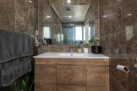 Photo of property in 61a Cobham Crescent, Kelston, Auckland, 0602