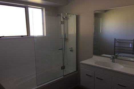 Photo of property in 43a Hicks Close, Whitby, Porirua, 5024