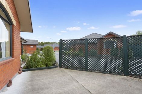 Photo of property in 17r Matawai Close, Rangiora, 7400