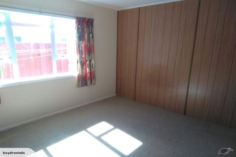 Photo of property in 23b Somes Crescent, Newlands, Wellington, 6037