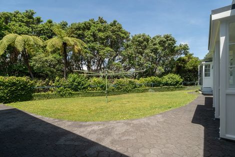 Photo of property in 25 Lyndhurst Road, Tawa, Wellington, 5028