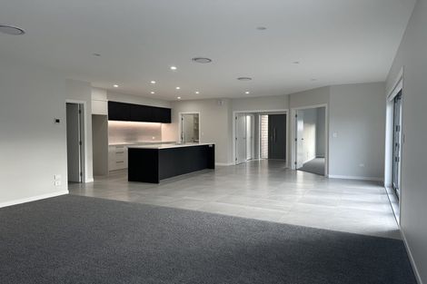 Photo of property in 5 Cassin Place, Taradale, 4112