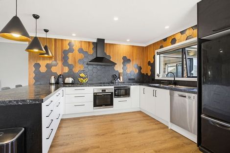 Photo of property in 5 Bravo Place, Whitianga, 3510