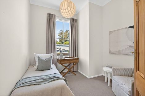 Photo of property in 9 Cobden Crescent, Bluff Hill, Napier, 4110