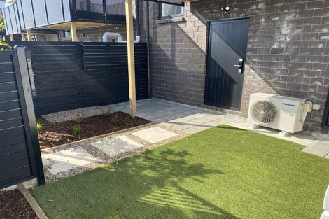 Photo of property in 3/1 Fruitvale Road, New Lynn, Auckland, 0600