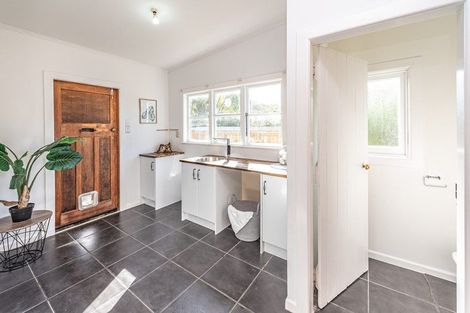 Photo of property in 1 Arran Place, Aramoho, Whanganui, 4500