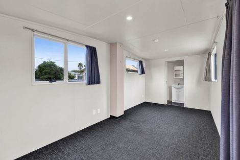 Photo of property in 17 Fitzroy Street, Normanby, Hawera, 4614