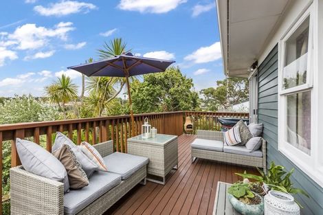 Photo of property in 1/19 Limmer Place, Browns Bay, Auckland, 0632