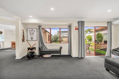 Photo of property in 24 San Domingo Rise, Henderson, Auckland, 0612
