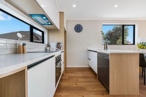 Photo of property in 1/3 Royal View Road, Te Atatu South, Auckland, 0610