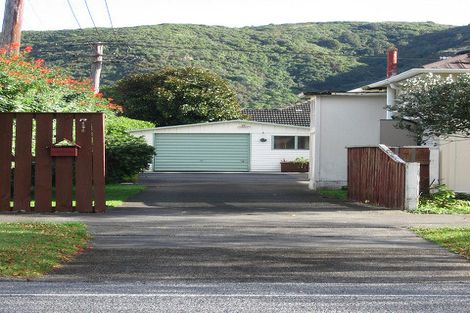 Photo of property in 2/1275 High Street, Taita, Lower Hutt, 5011