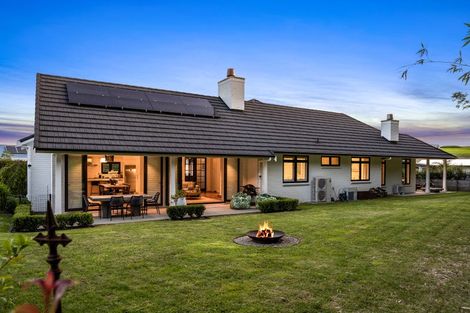 Photo of property in 40 Awanui Crescent, Matakana, 0985
