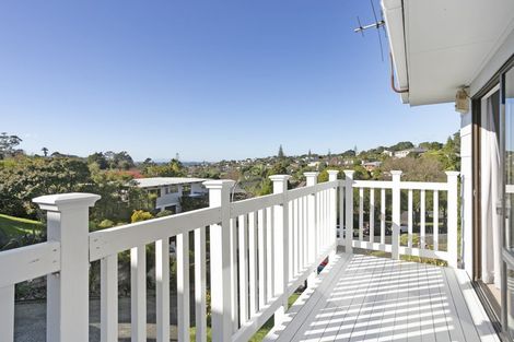 Photo of property in 2/5 Manaia Place, Mairangi Bay, Auckland, 0630