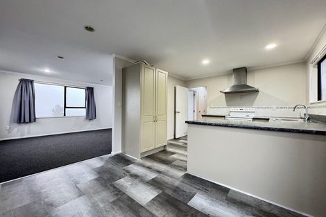 Photo of property in 15 Rice Crescent, Newlands, Wellington, 6037