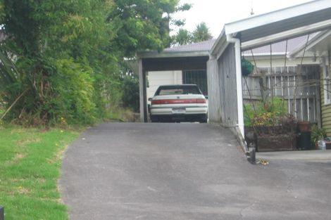 Photo of property in 2/12 Segedin Place, Glenfield, Auckland, 0629