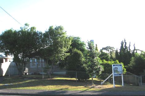 Photo of property in 5 Sunnyside Road, Sunnyvale, Auckland, 0612