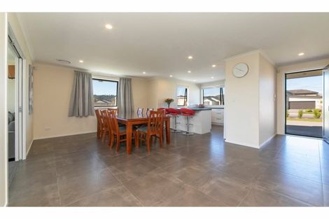 Photo of property in 8 Remana Crescent, Huapai, Kumeu, 0810