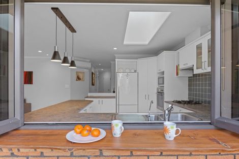 Photo of property in 59a Lonely Road, Fairview Heights, Auckland, 0632