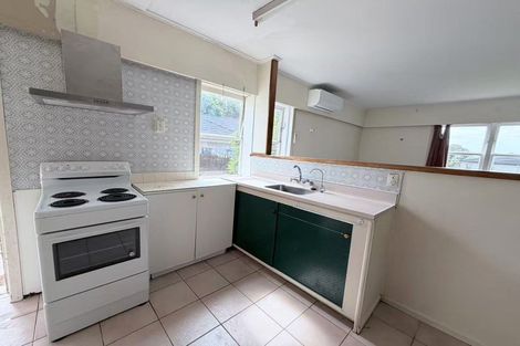 Photo of property in 15 Riverview Road, New Lynn, Auckland, 0600