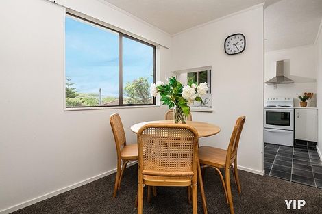 Photo of property in 27a Fernhaven Grove, Newlands, Wellington, 6037