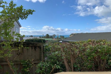 Photo of property in 2 Rimu Road, Stanmore Bay, Whangaparaoa, 0932