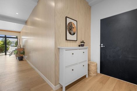 Photo of property in 1/165 Hobsonville Point Road, Hobsonville, Auckland, 0616