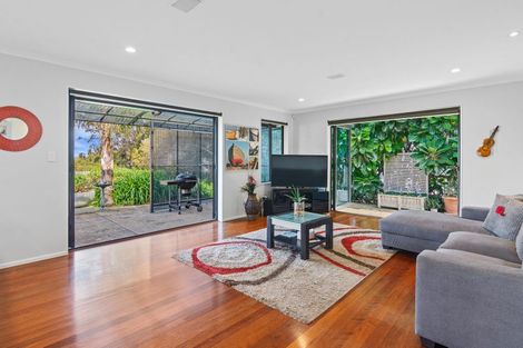 Photo of property in 59a Lonely Road, Fairview Heights, Auckland, 0632